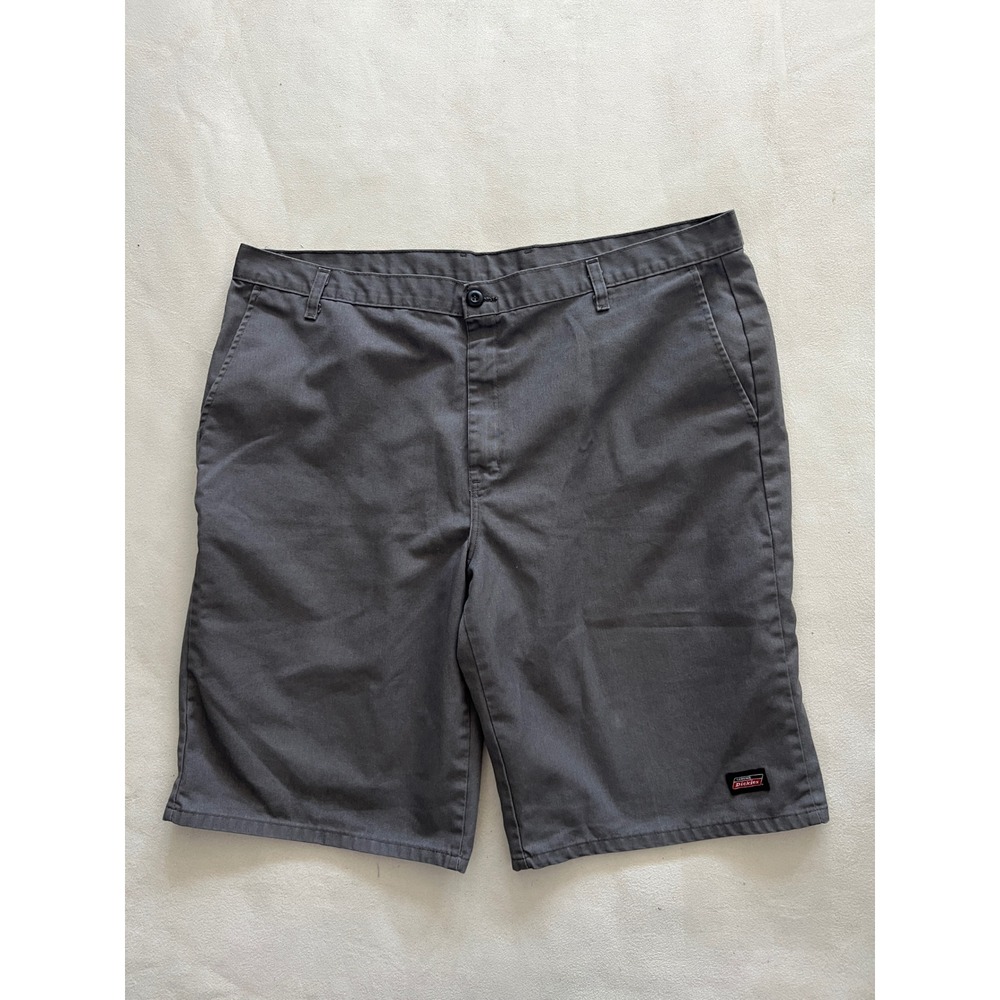 Genuine Dickies Mens Work Shorts Charcoal Gray Size 42 GR640VG Utility Cargo